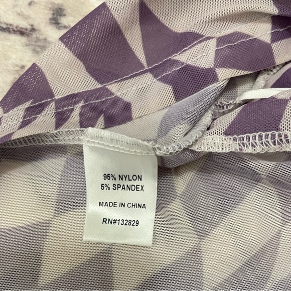 Superdown Moira Cross Over Halter Top Medium - Picture 8 of 9